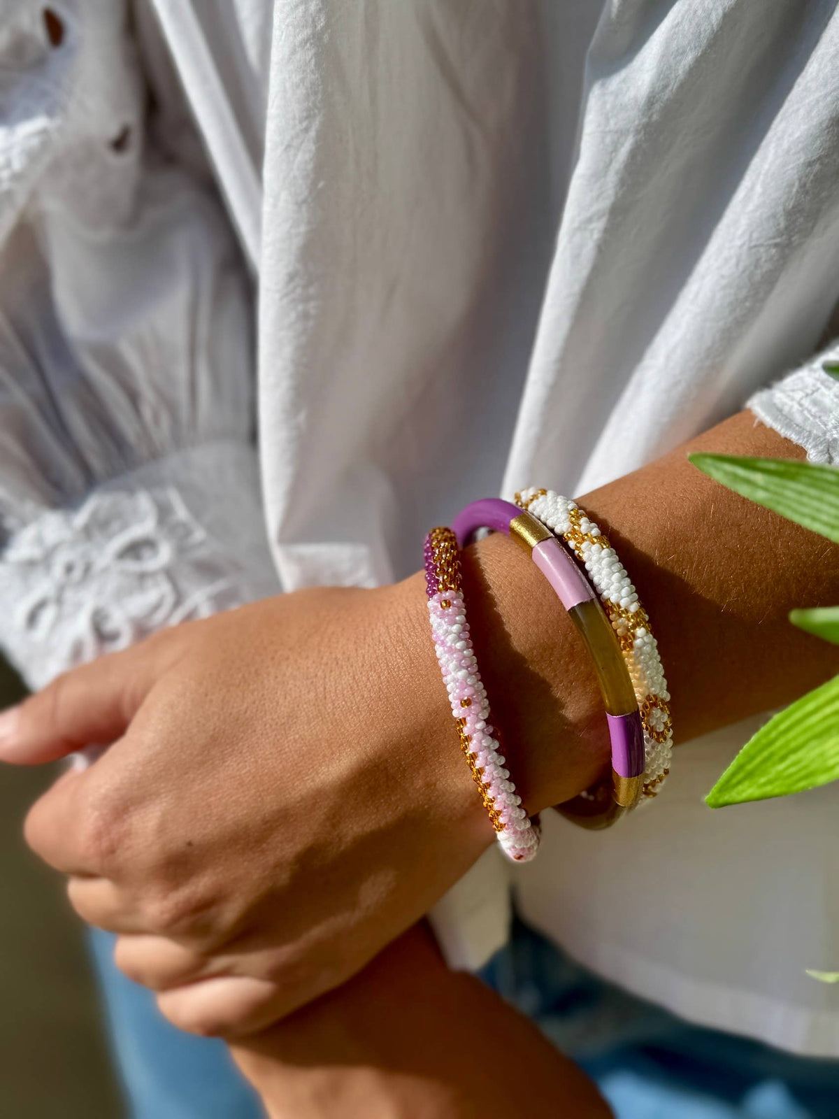 Lacquered buffalo horn bangle Multicolored Eggplant and pink