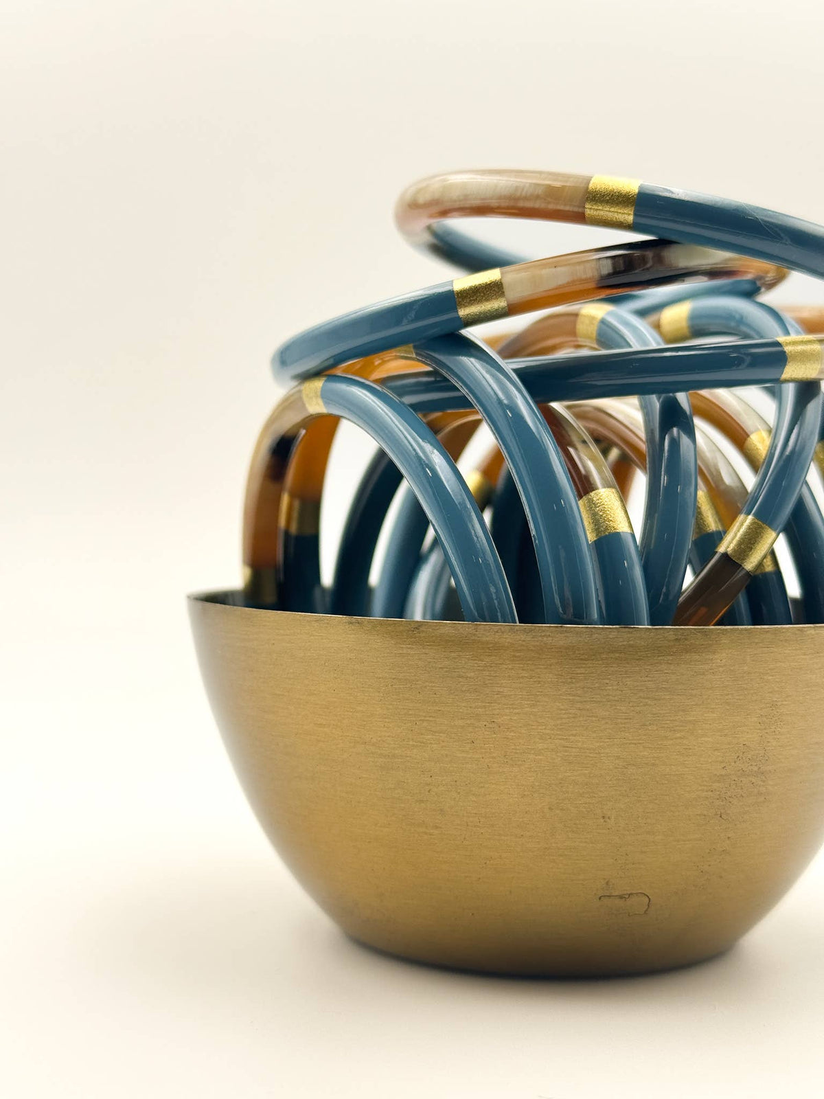 Lacquered buffalo horn bangle Teal blue and gold 6mm
