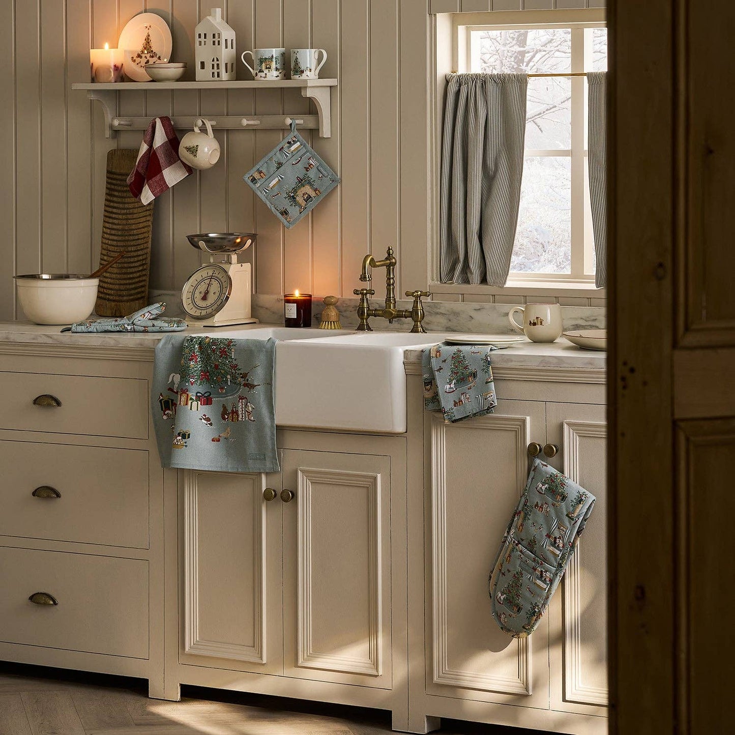 Cosy Christmas Double Oven Glove