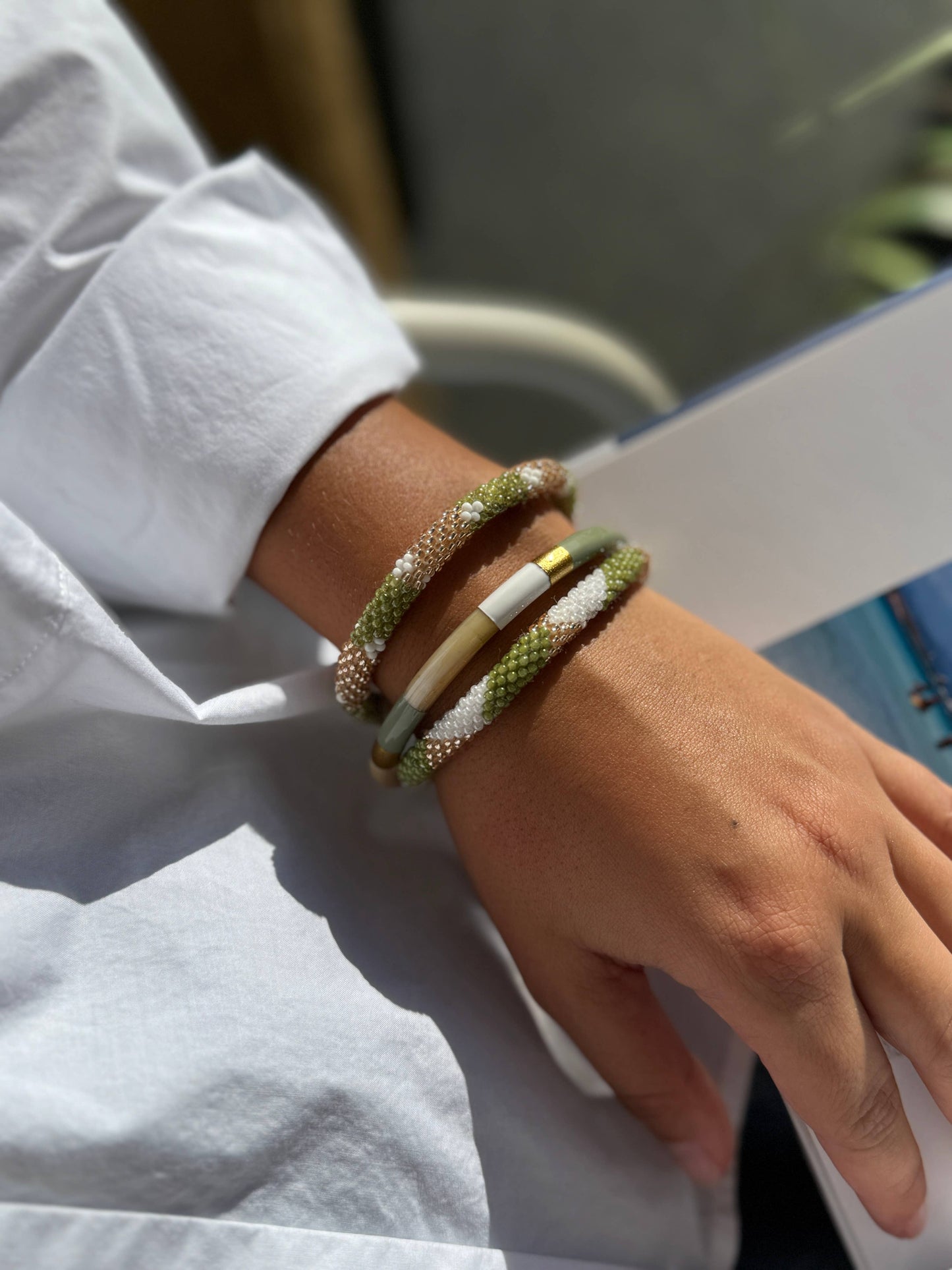 Lacquered buffalo horn bangle Multicolor Khaki White Gold C22