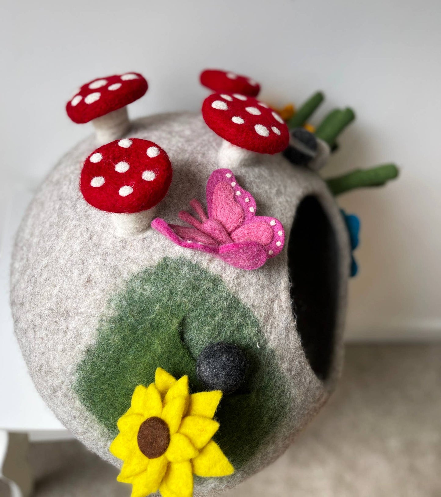Pet Cave Home Garden, 100% Wool, Wet Felted, Handmade