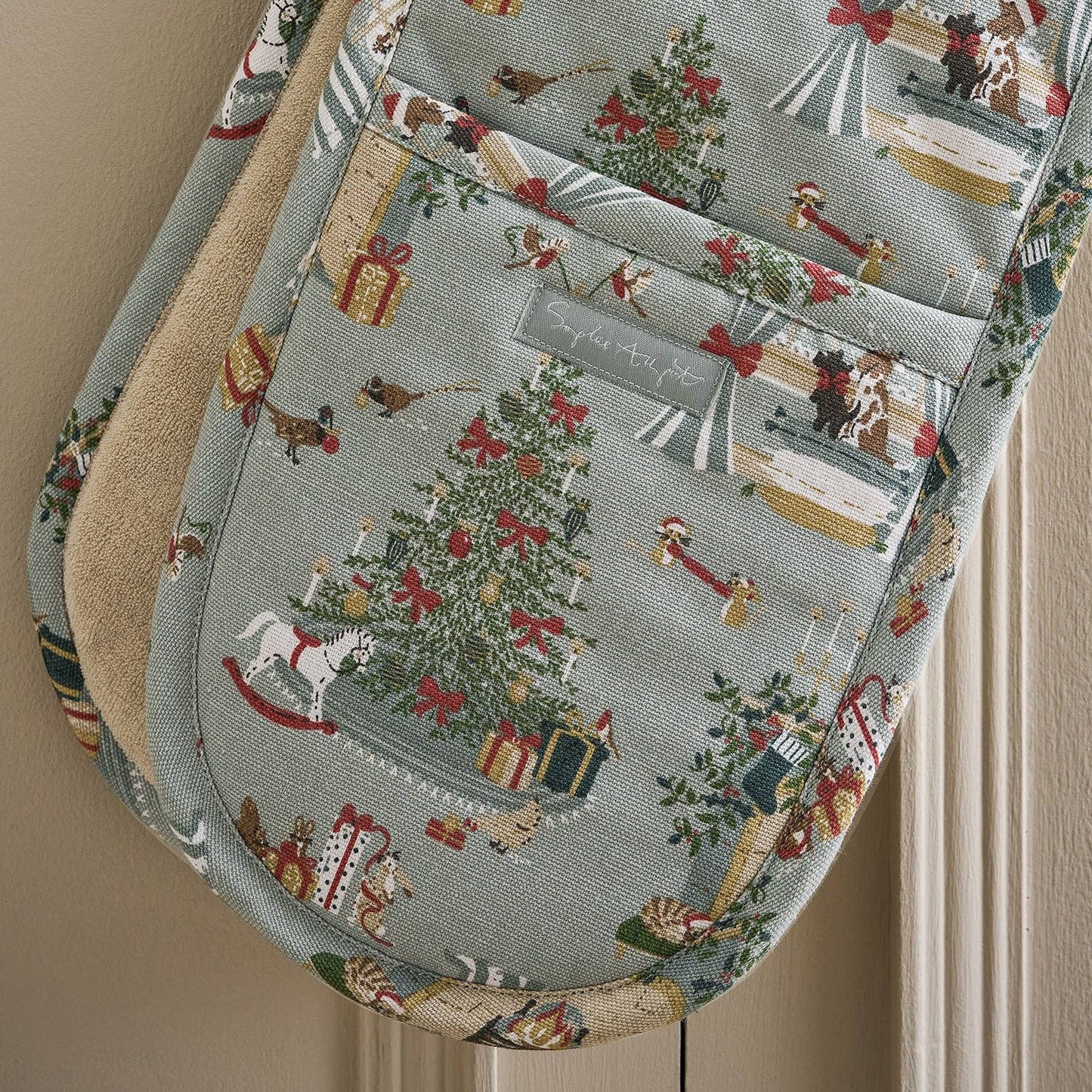 Cosy Christmas Double Oven Glove